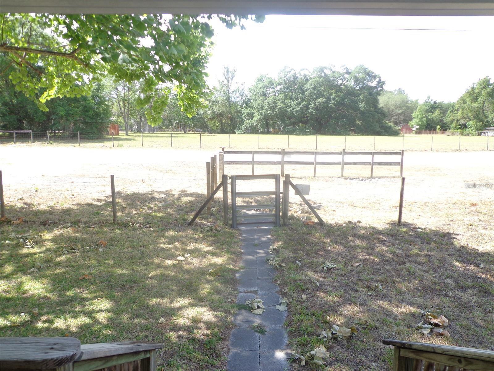 Image 17 of 52 For 17911 Orange Drive