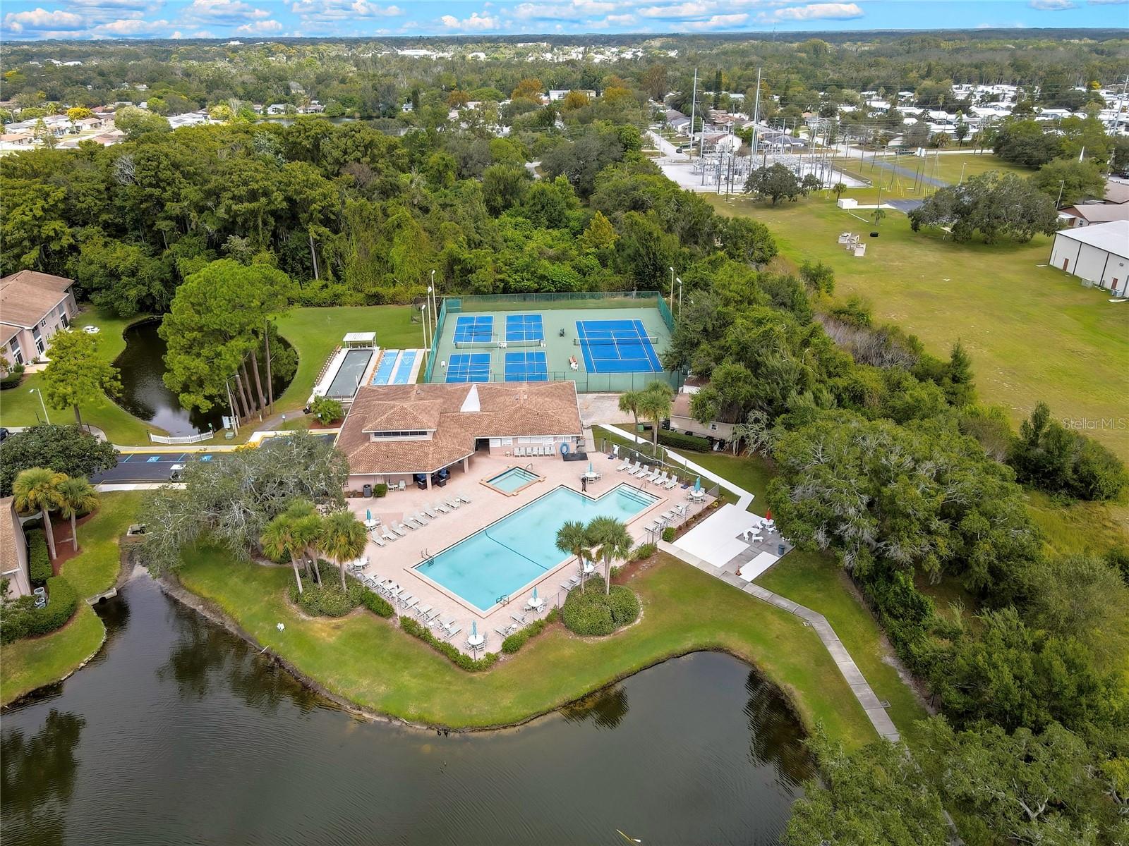 Image 34 of 47 For 4911 Sunnybrook Drive 11