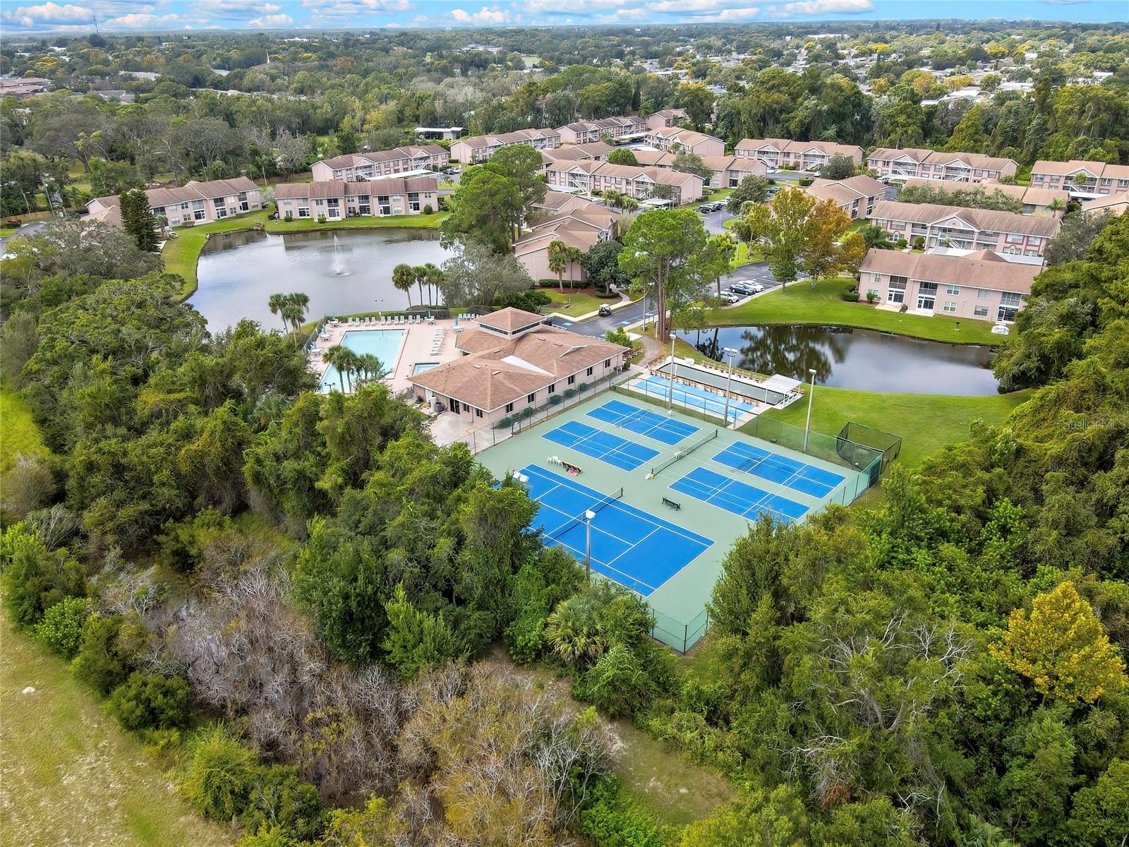 Image 36 of 47 For 4911 Sunnybrook Drive 11