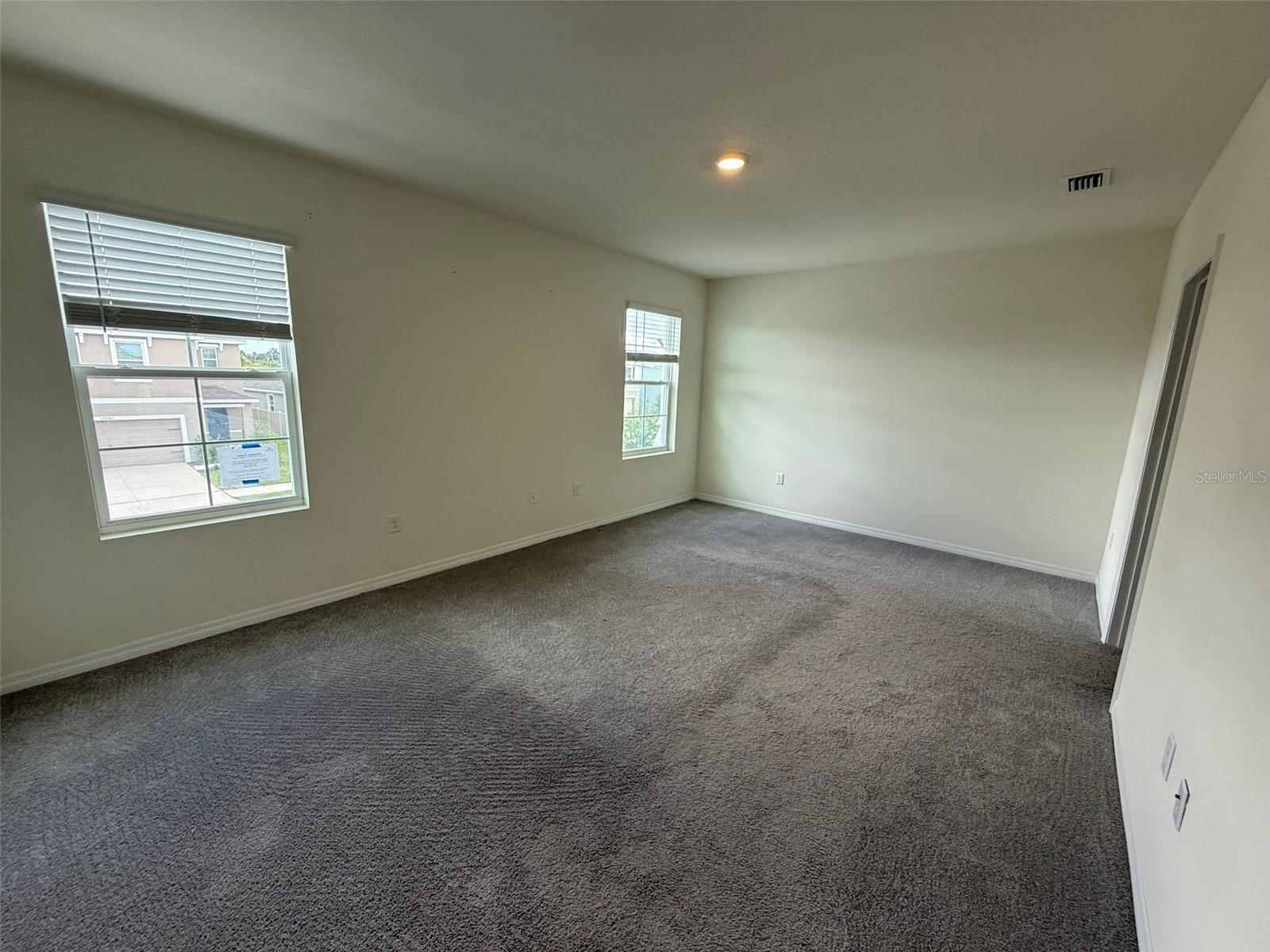 Image 12 of 22 For 17039 Oval Rum Drive