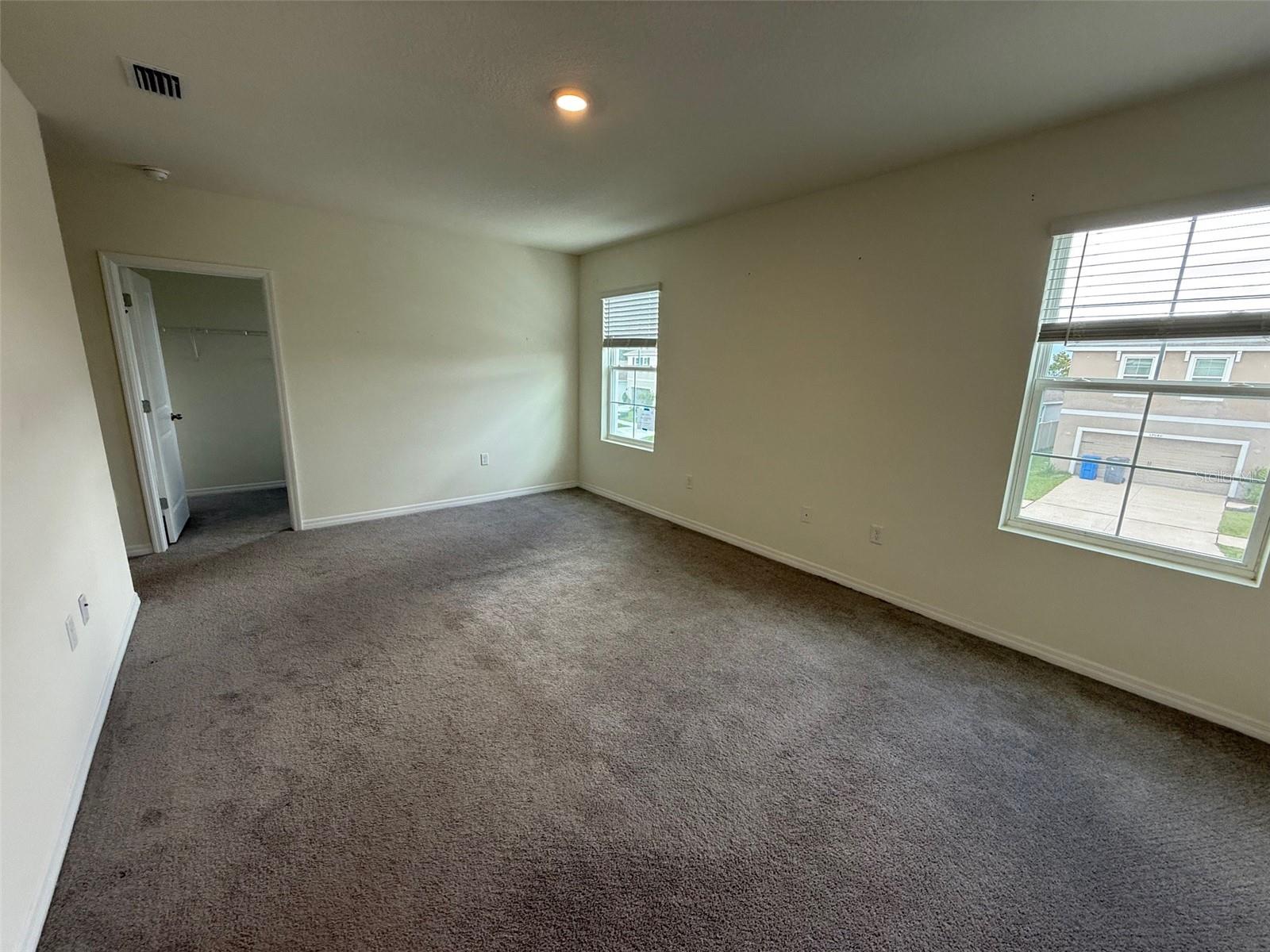 Image 13 of 22 For 17039 Oval Rum Drive