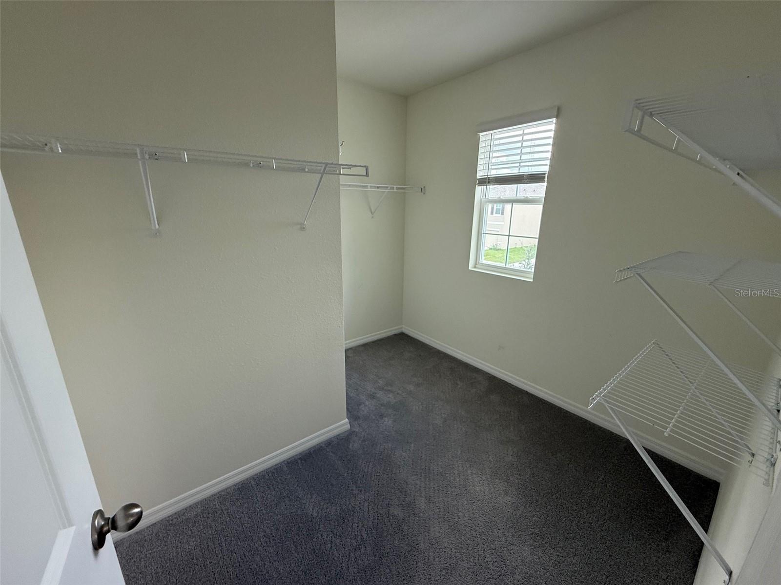 Image 14 of 22 For 17039 Oval Rum Drive