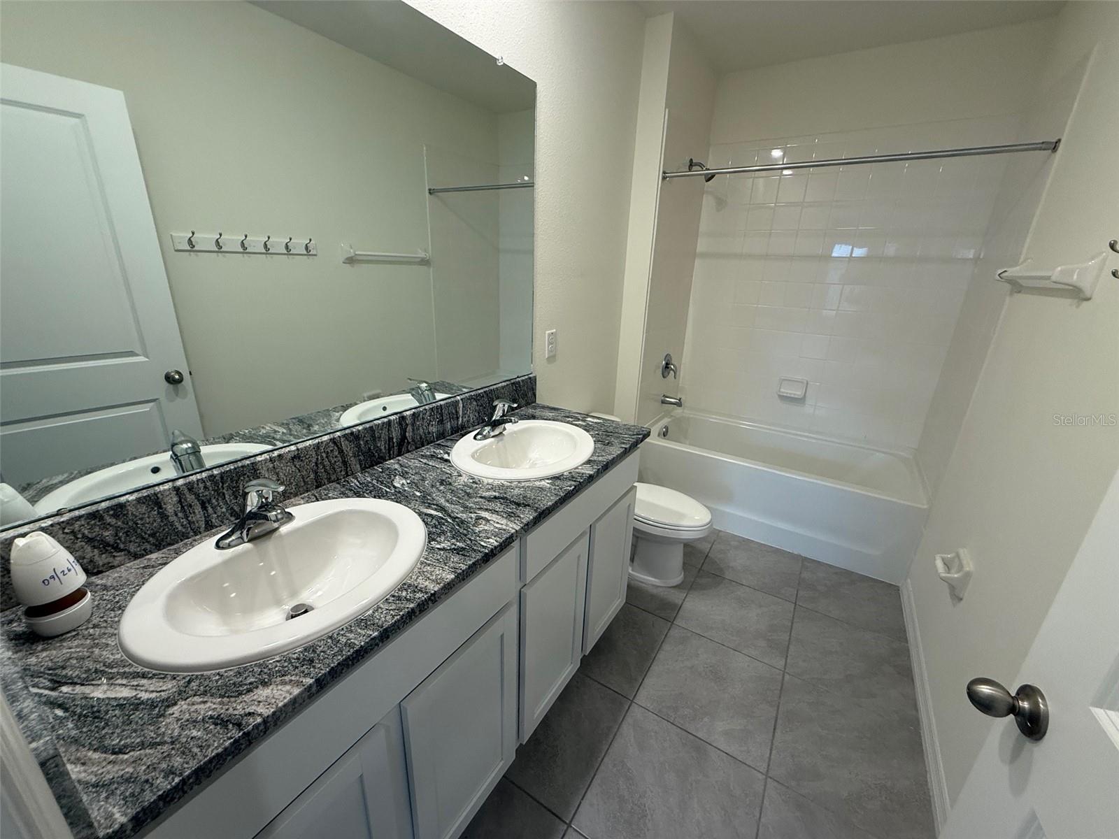 Image 21 of 22 For 17039 Oval Rum Drive