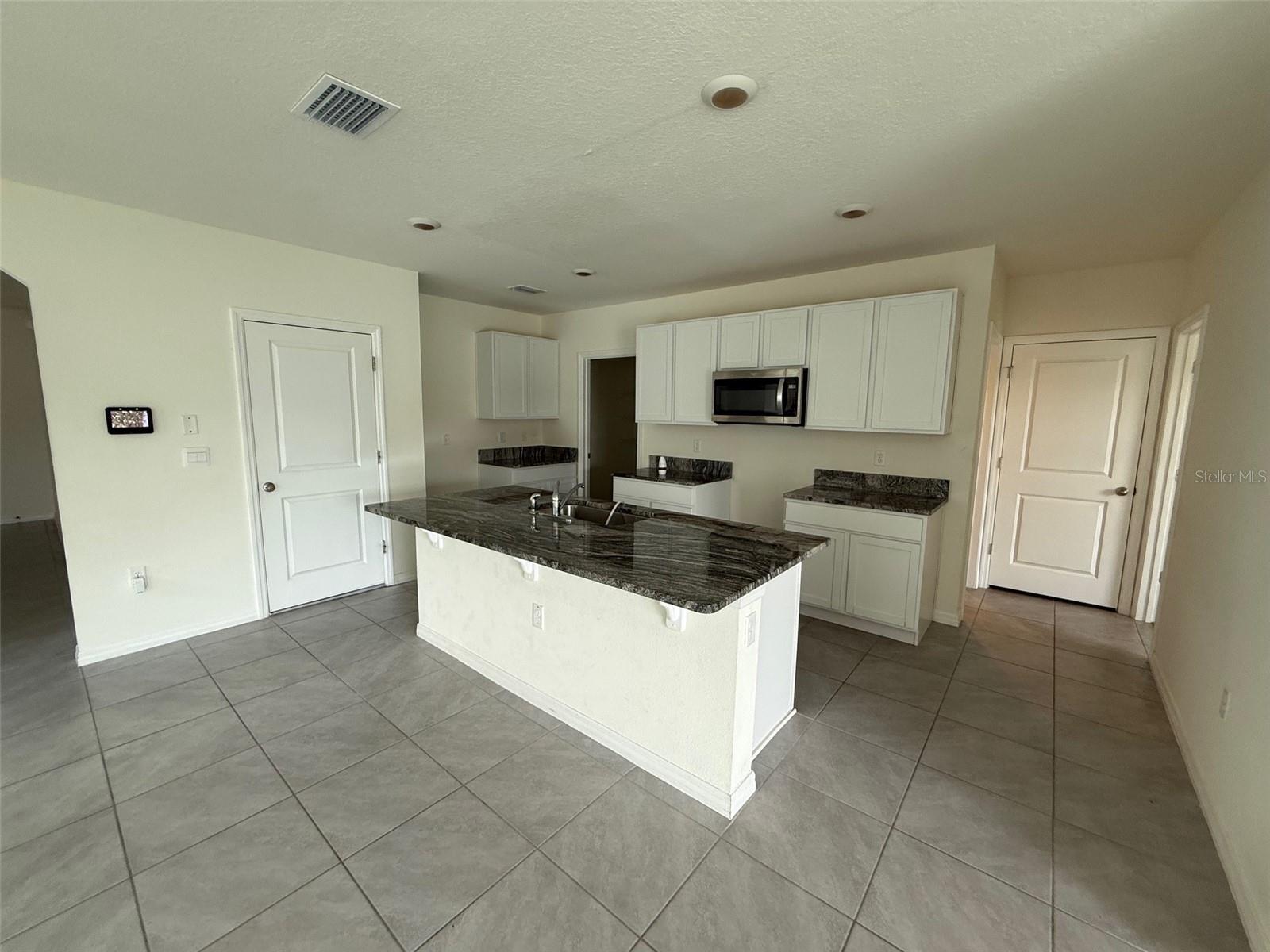 Image 6 of 22 For 17039 Oval Rum Drive