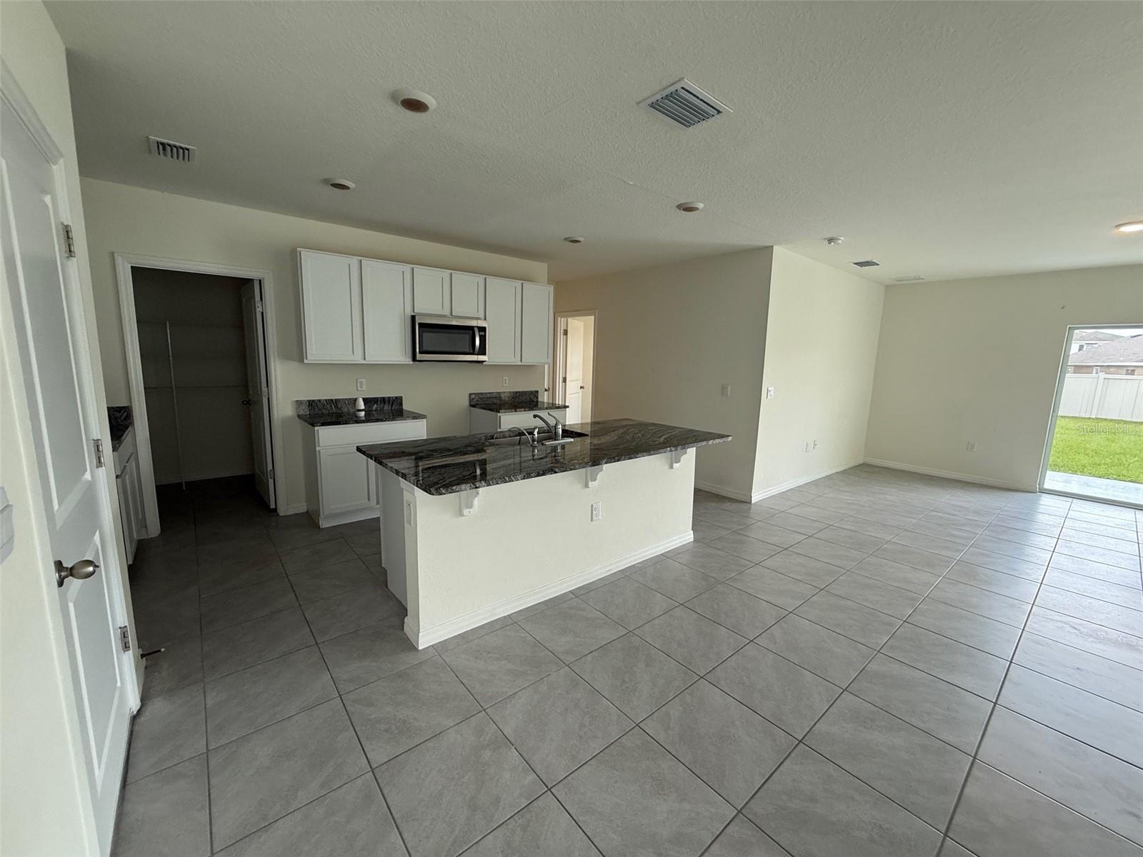 Image 7 of 22 For 17039 Oval Rum Drive