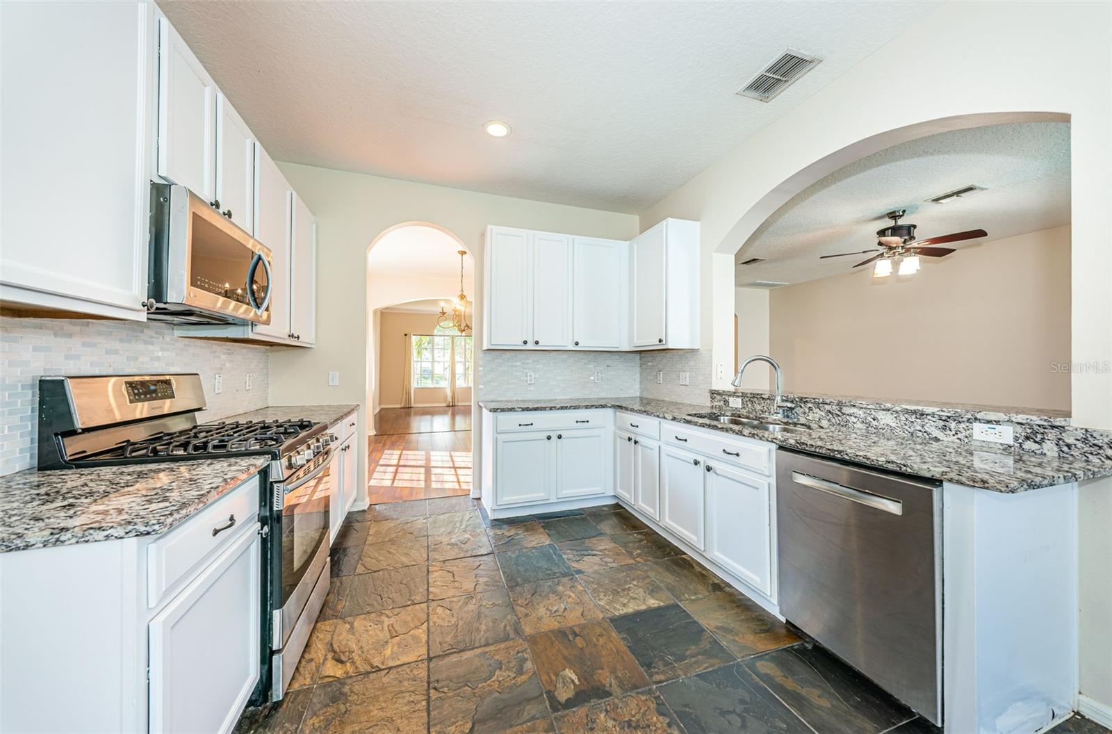 Image 11 of 55 For 8055 Spirit Court