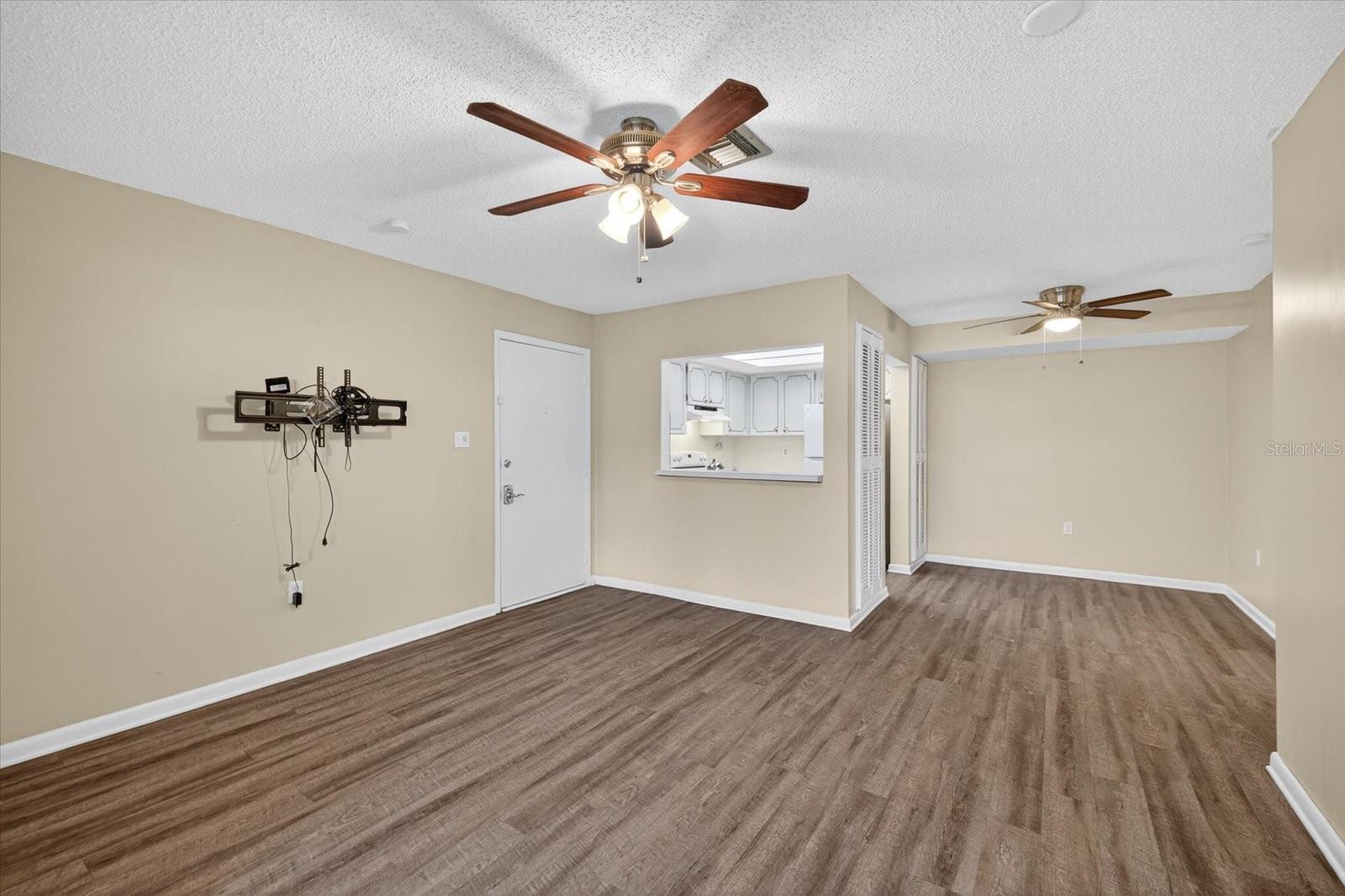 Image 20 of 55 For 5242 Opal Lane 207