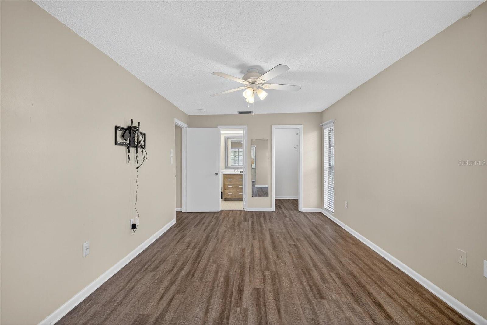 Image 21 of 55 For 5242 Opal Lane 207