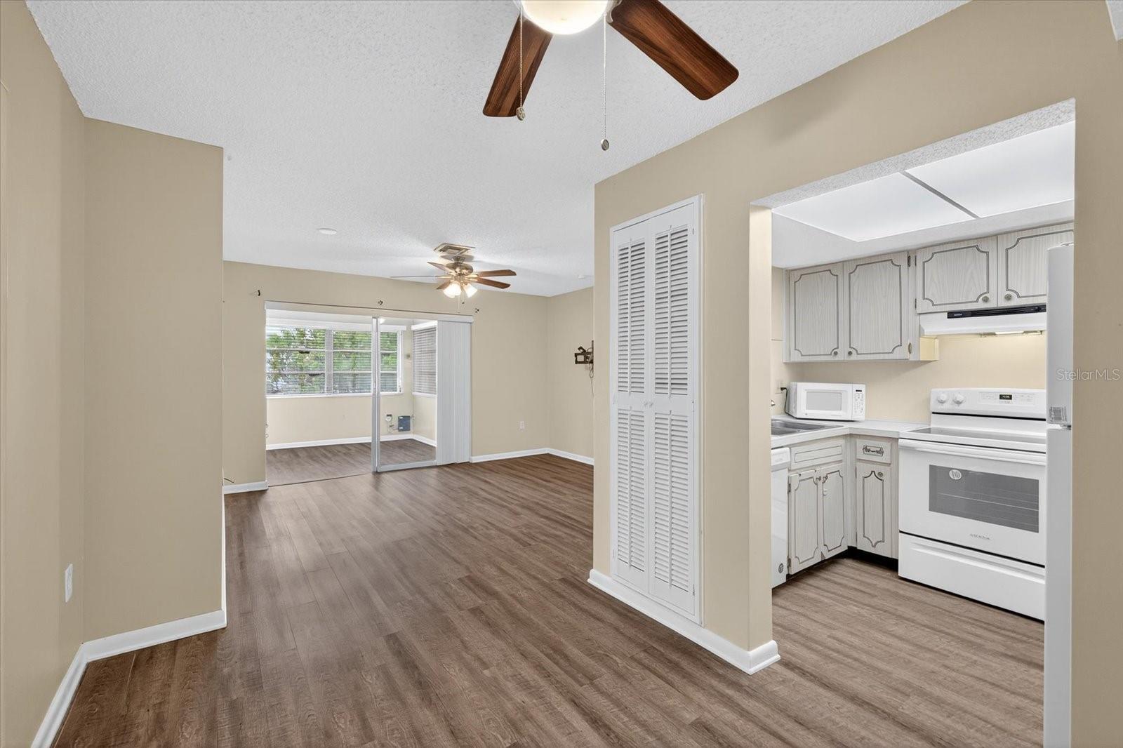 Image 23 of 55 For 5242 Opal Lane 207