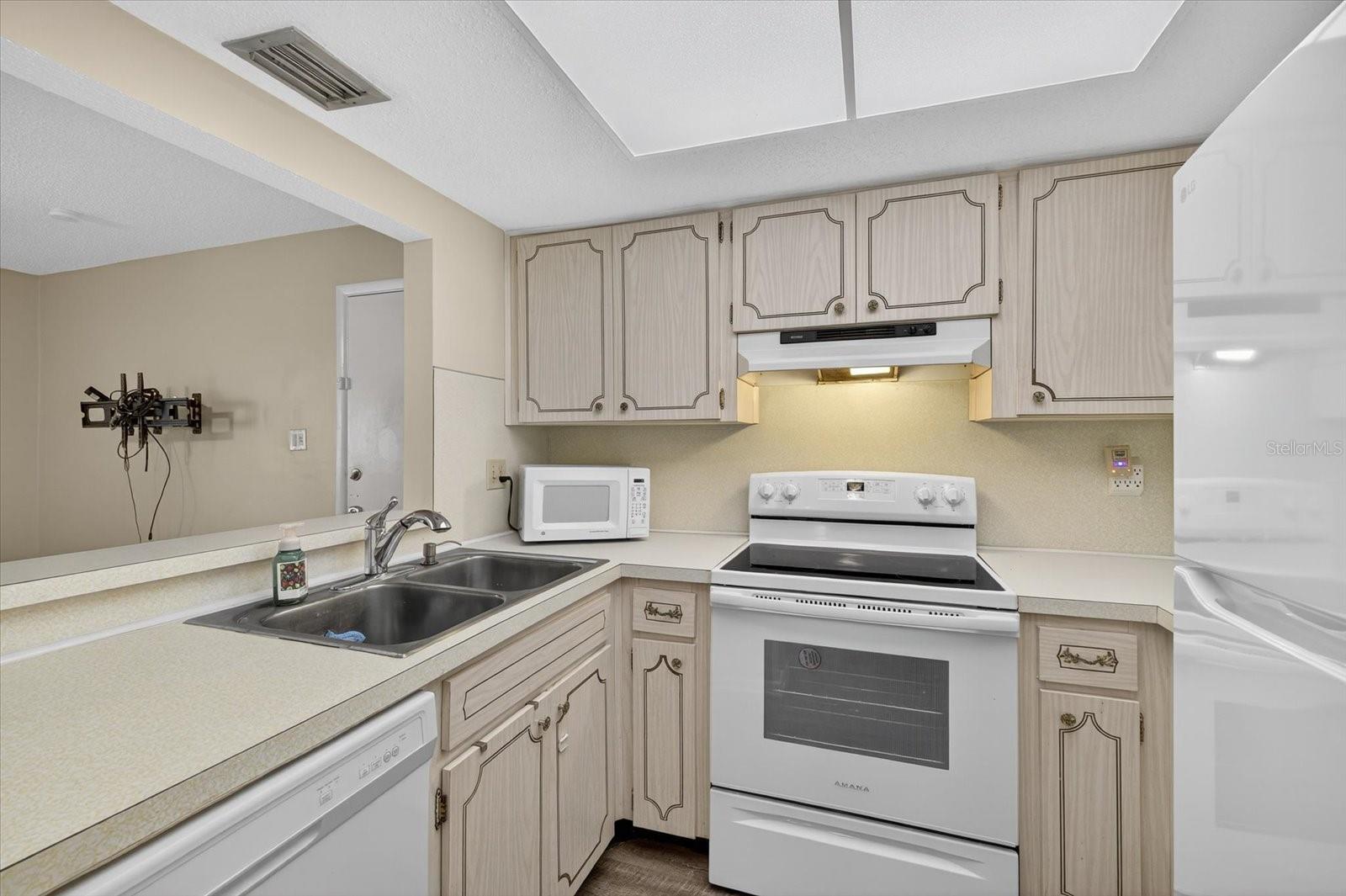 Image 5 of 55 For 5242 Opal Lane 207