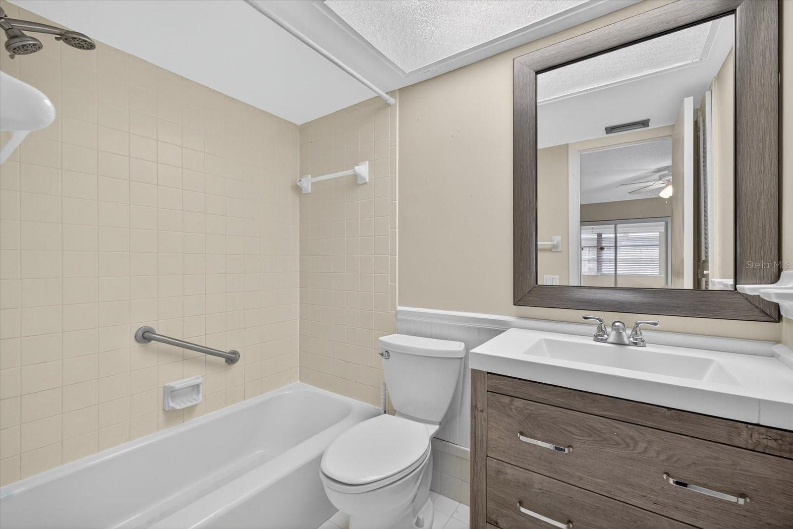 Image 7 of 55 For 5242 Opal Lane 207