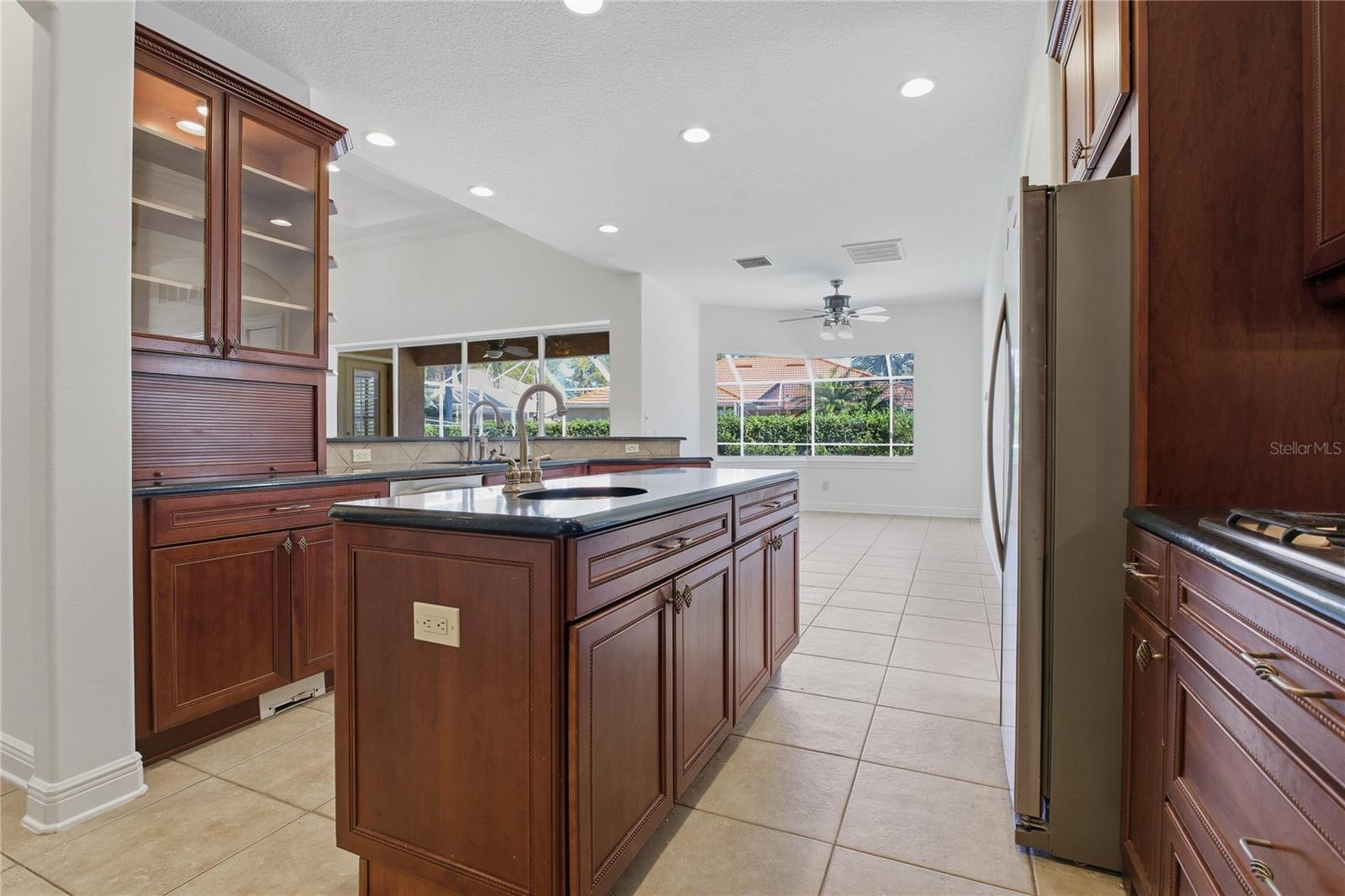 Image 14 of 74 For 10703 Garda Drive