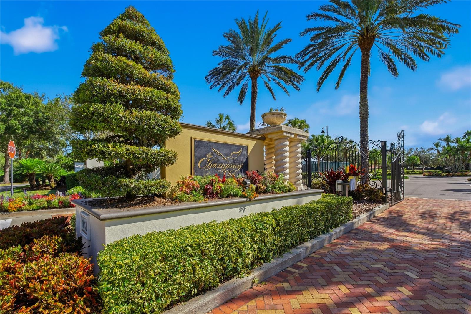 Image 54 of 74 For 10703 Garda Drive