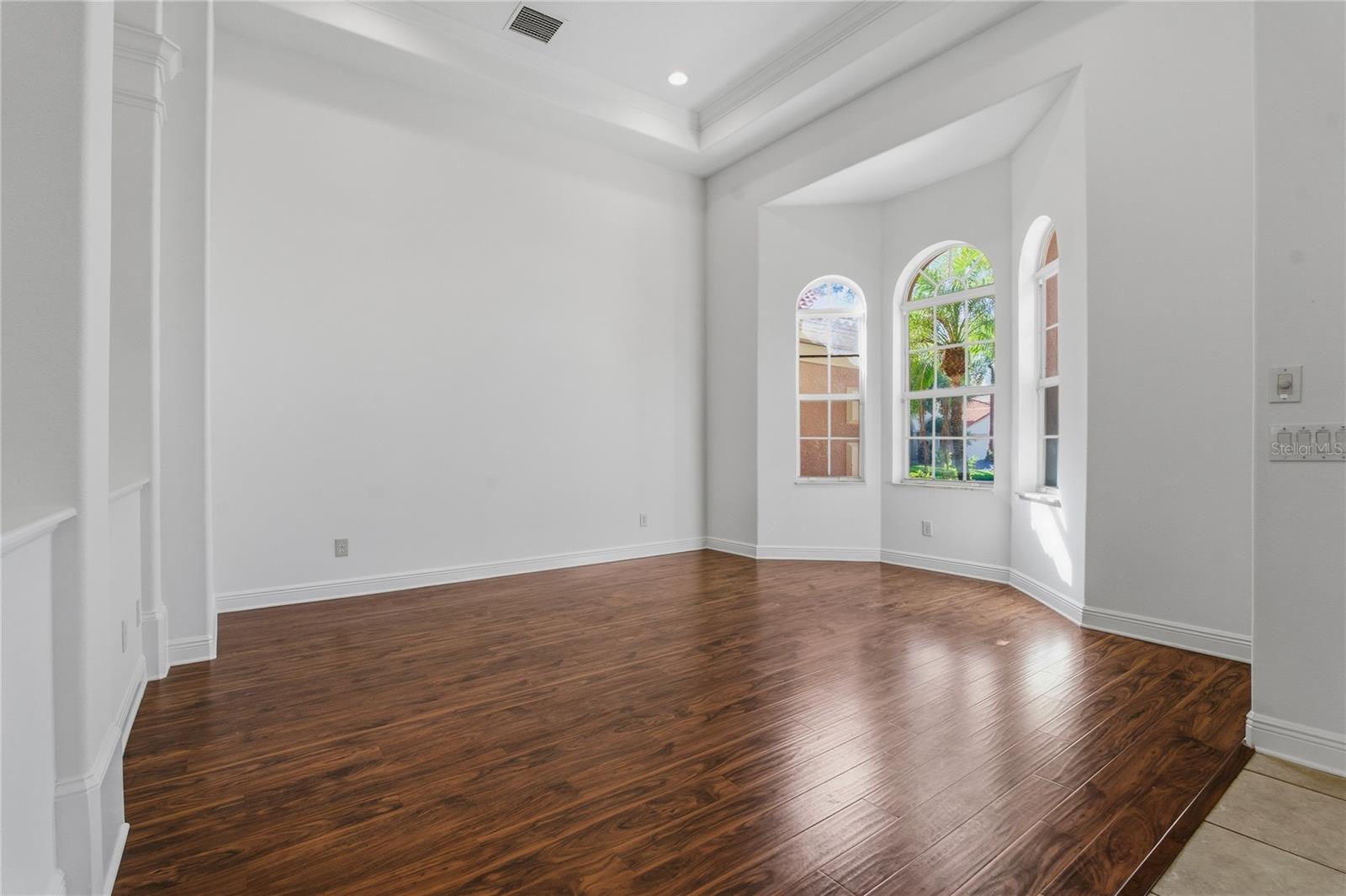 Image 6 of 74 For 10703 Garda Drive