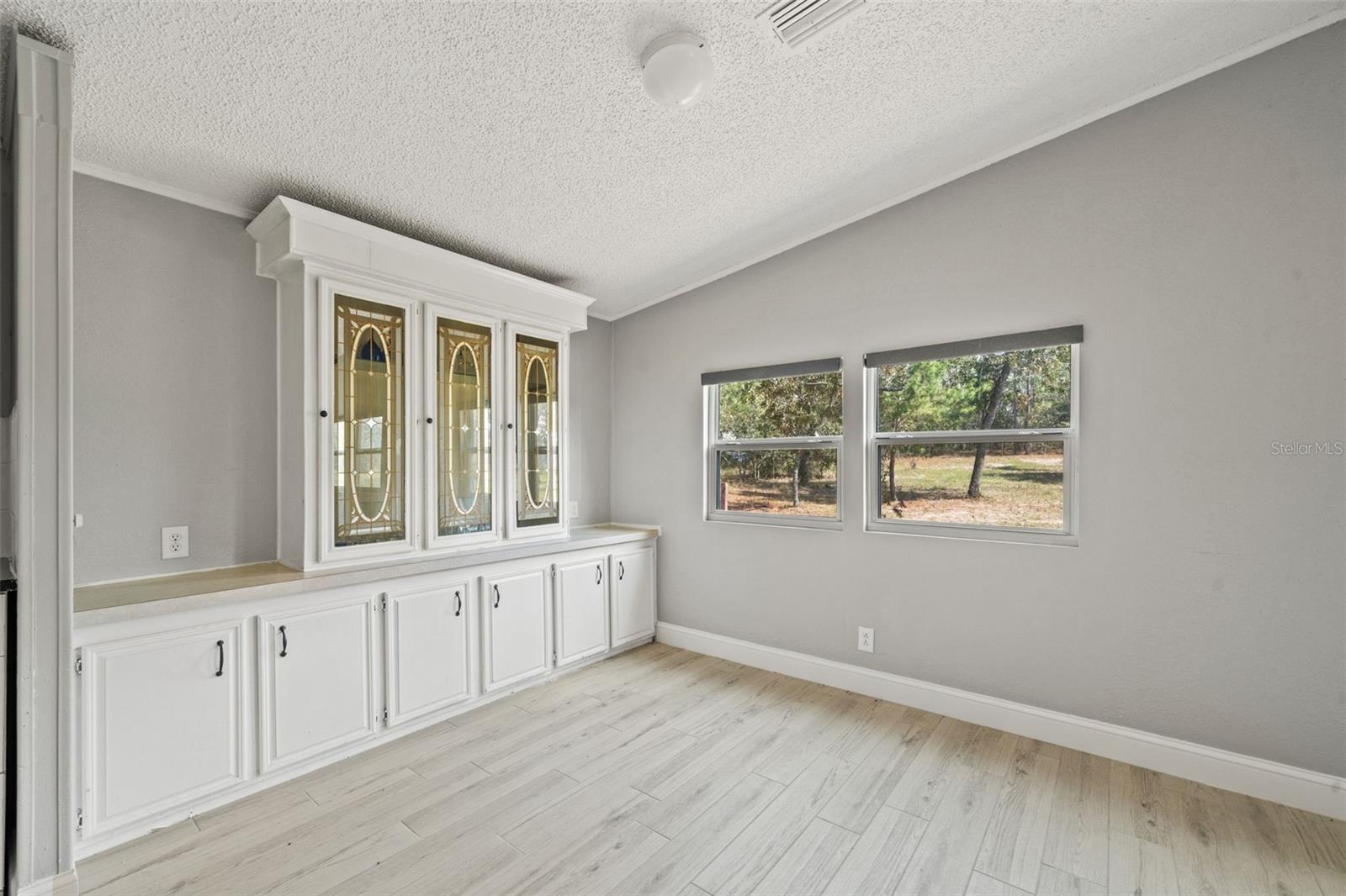 Image 14 of 45 For 9040 Grant Street