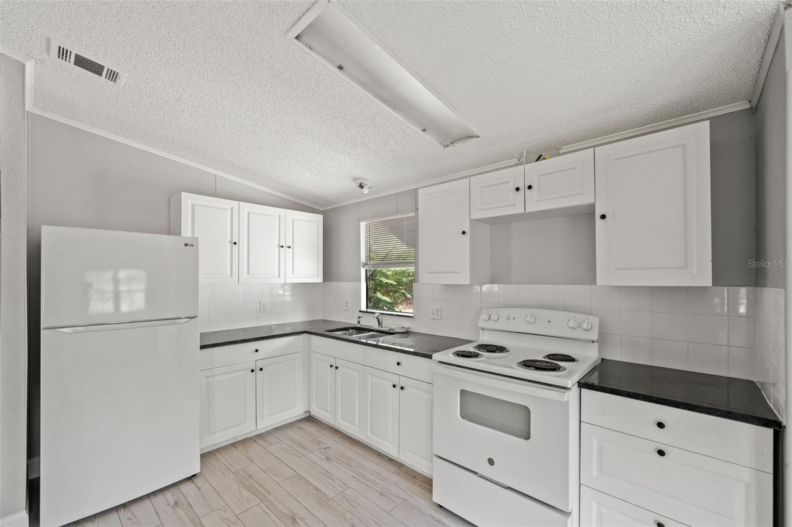 Image 15 of 45 For 9040 Grant Street