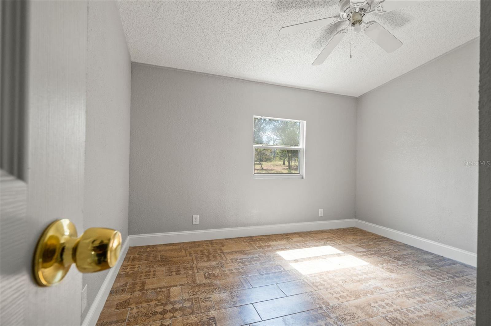 Image 27 of 45 For 9040 Grant Street