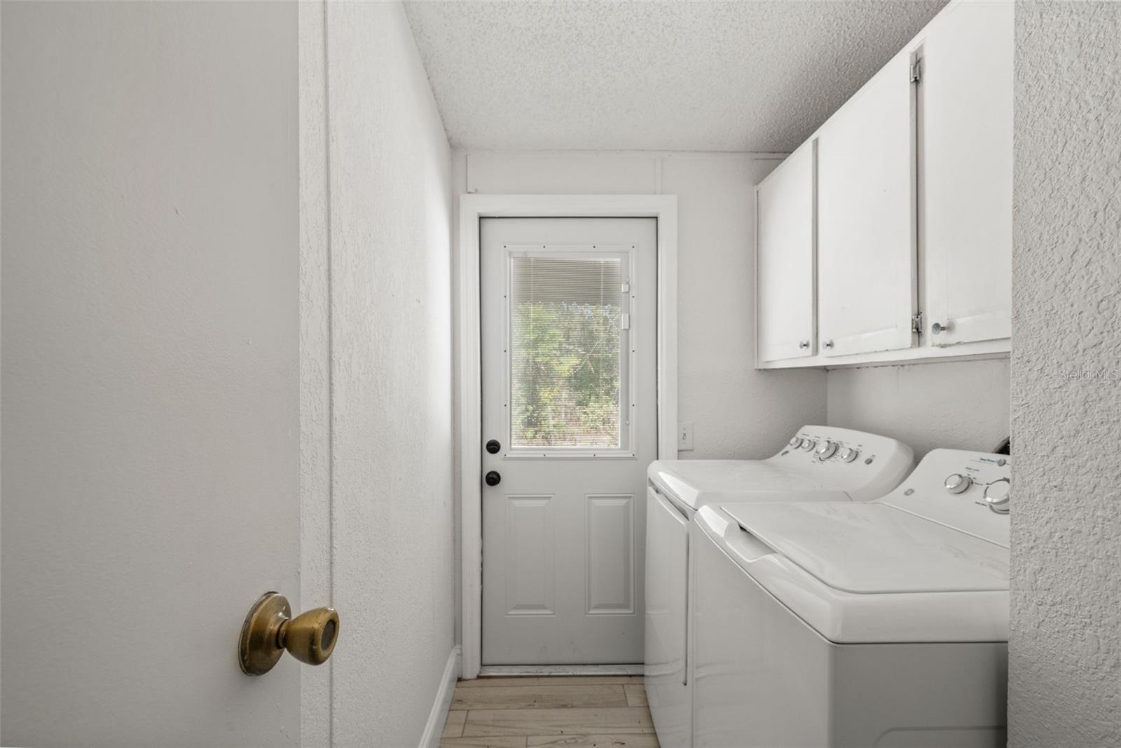 Image 28 of 45 For 9040 Grant Street