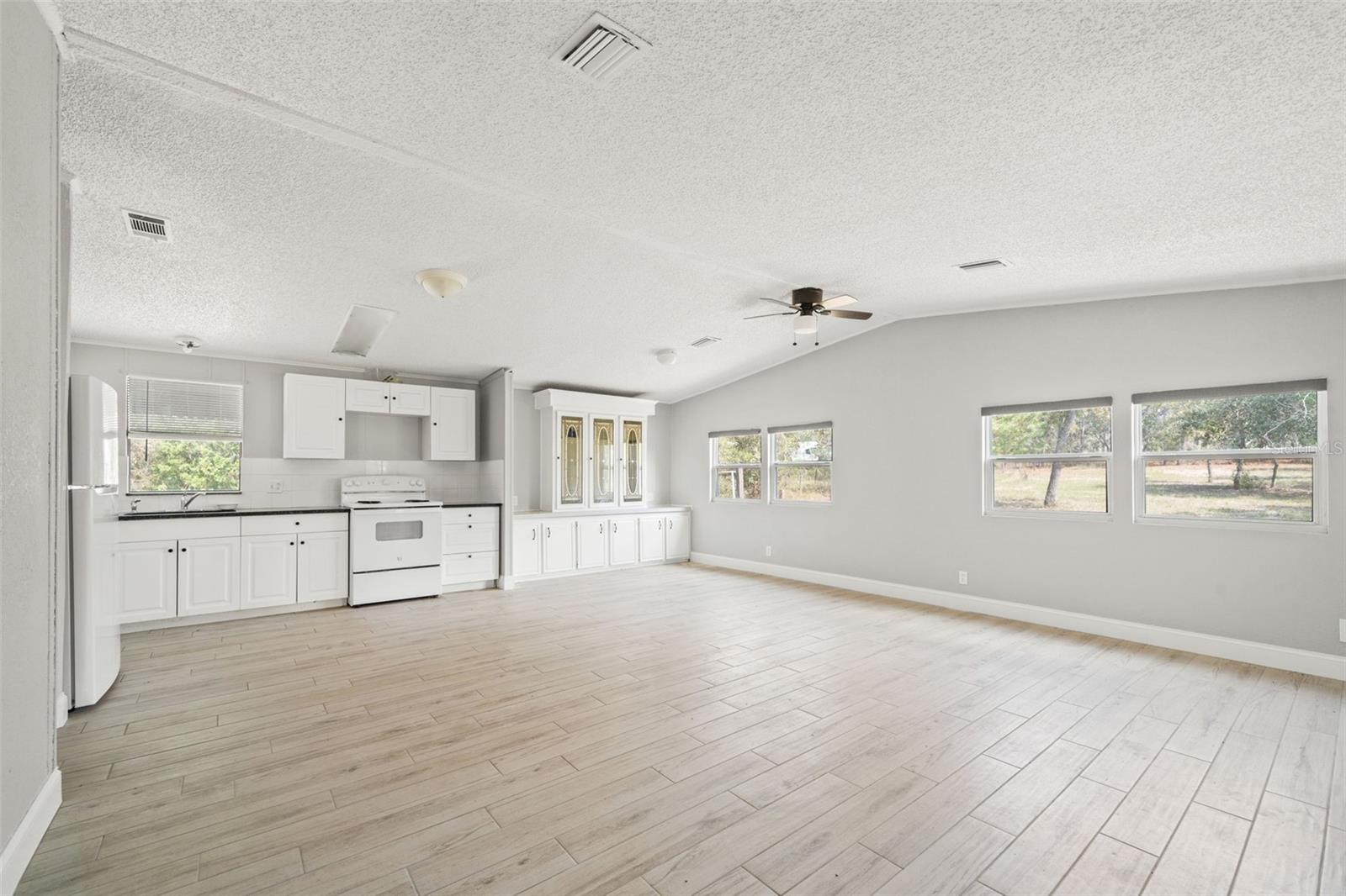 Image 3 of 45 For 9040 Grant Street