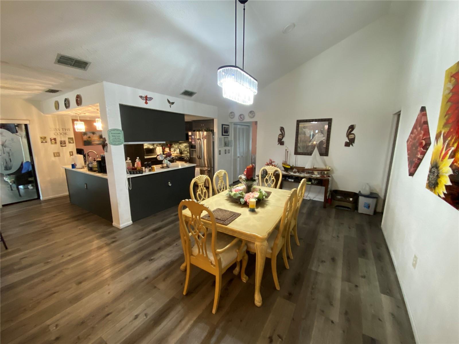 Image 22 of 60 For 4100 Montano Avenue