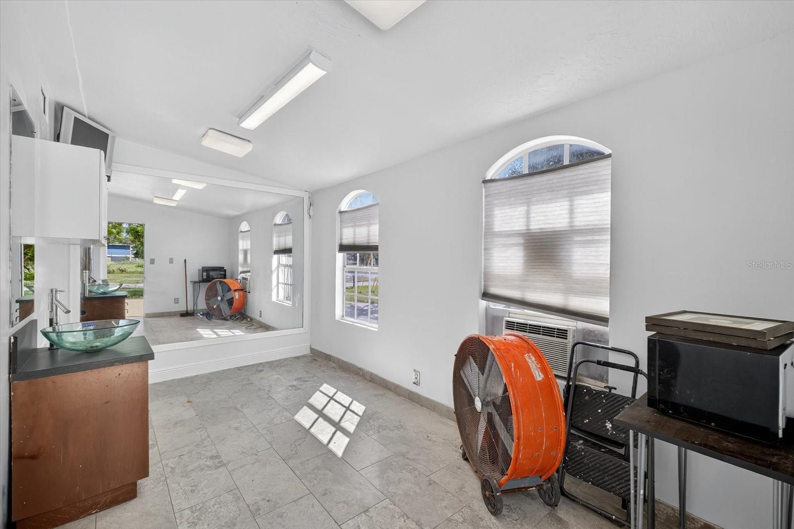 Image 17 of 25 For 1201 Pinellas Avenue