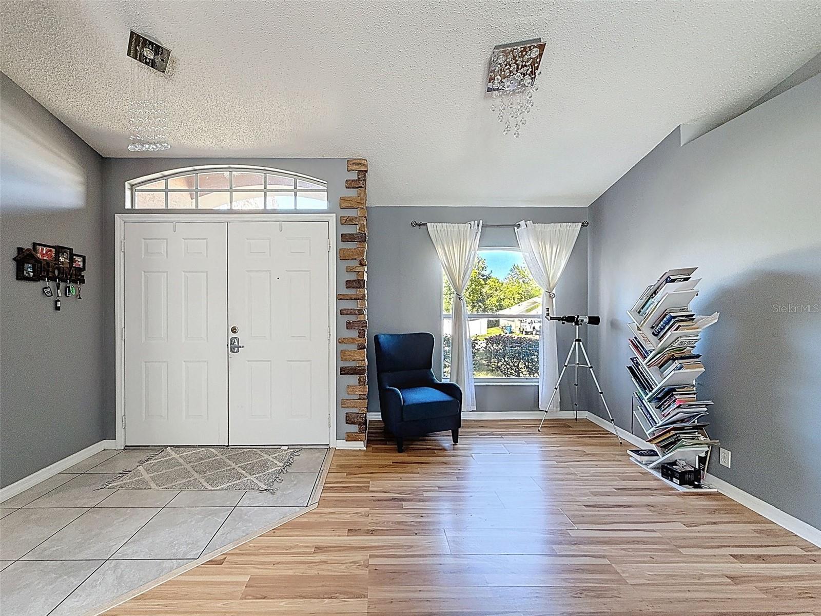 Listing photo id 11 for 12552 Corrine Avenue