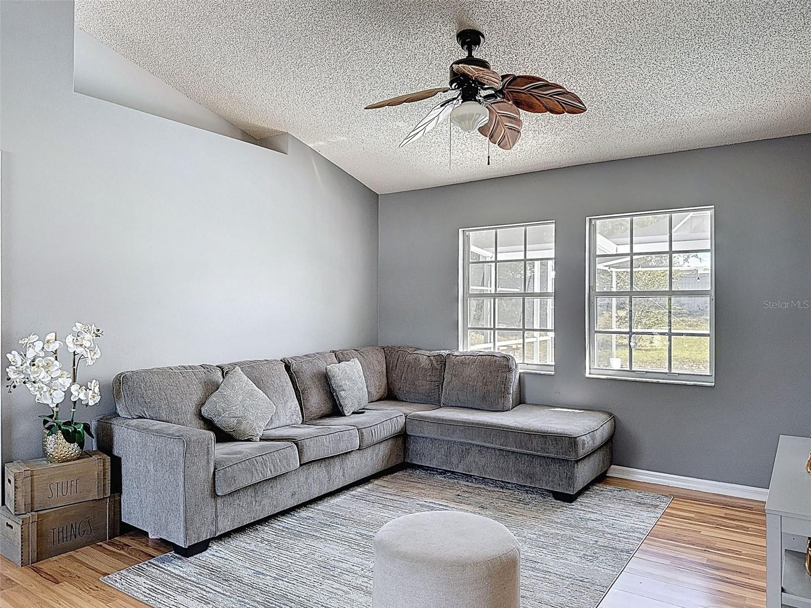 Listing photo id 18 for 12552 Corrine Avenue