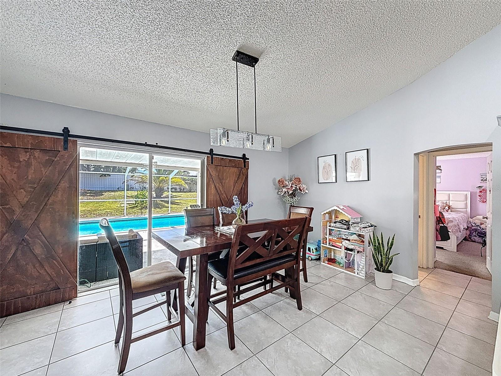 Listing photo id 41 for 12552 Corrine Avenue