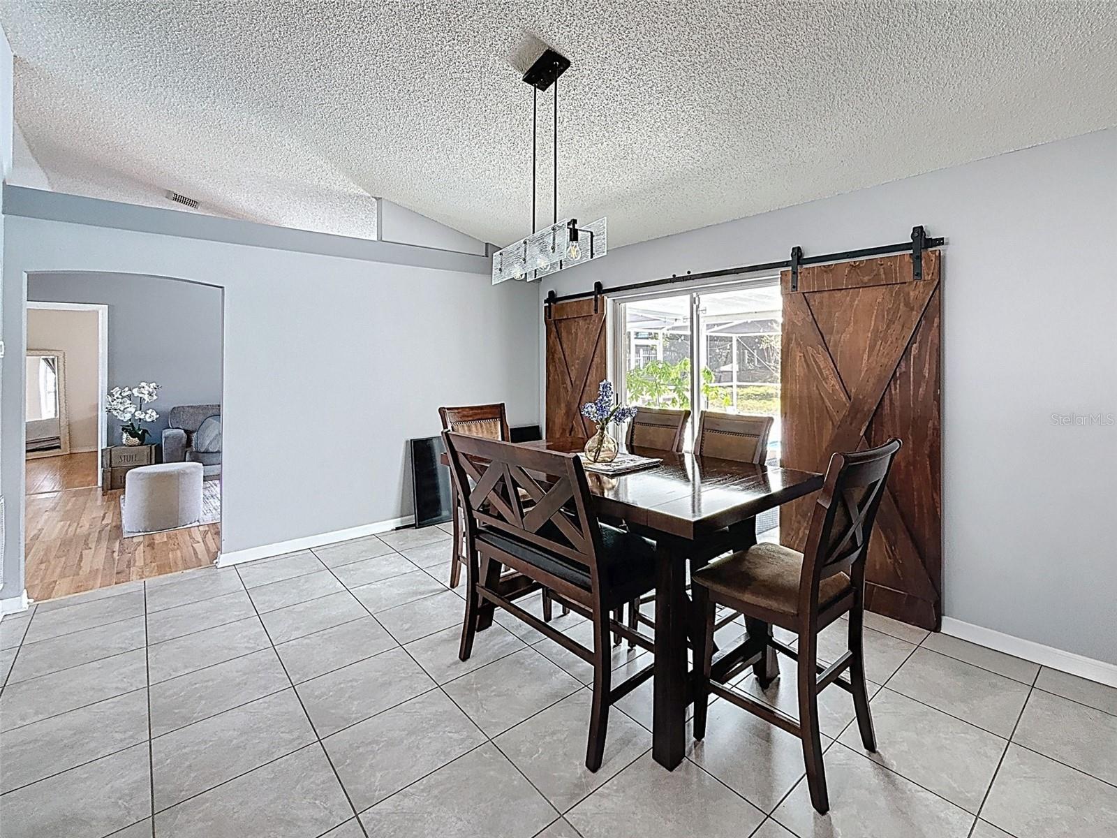 Listing photo id 42 for 12552 Corrine Avenue