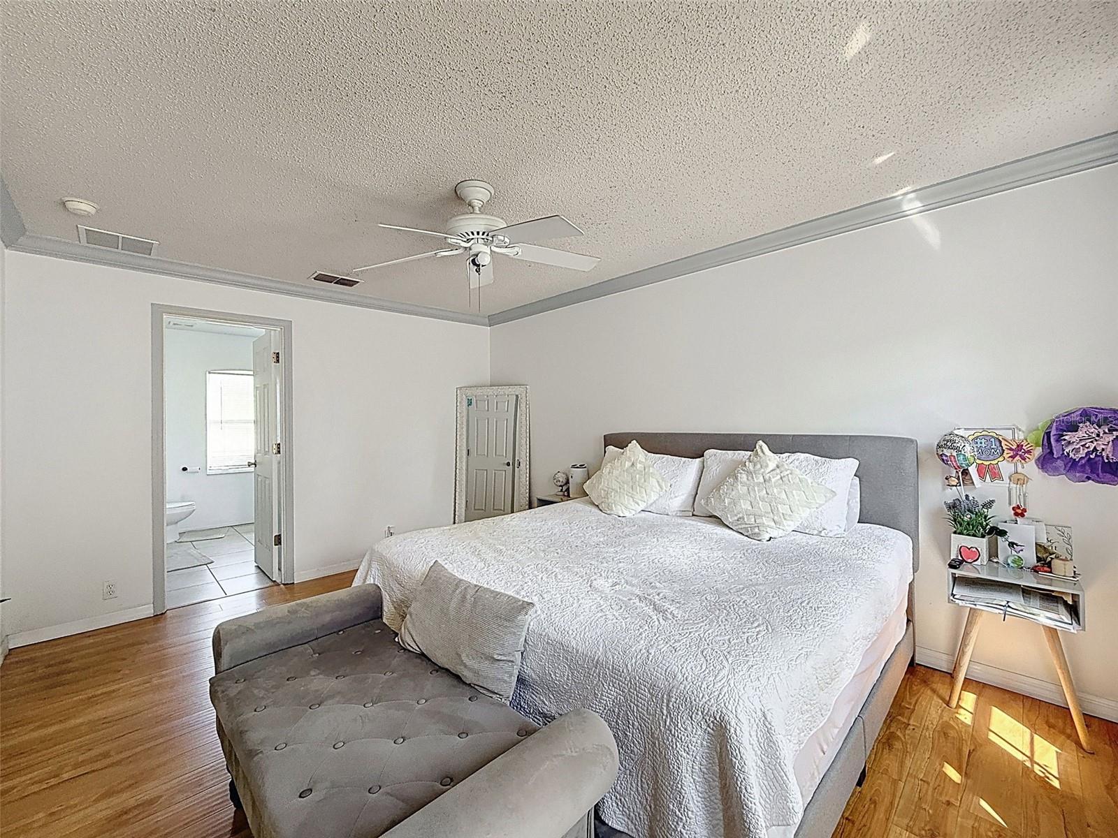 Listing photo id 46 for 12552 Corrine Avenue