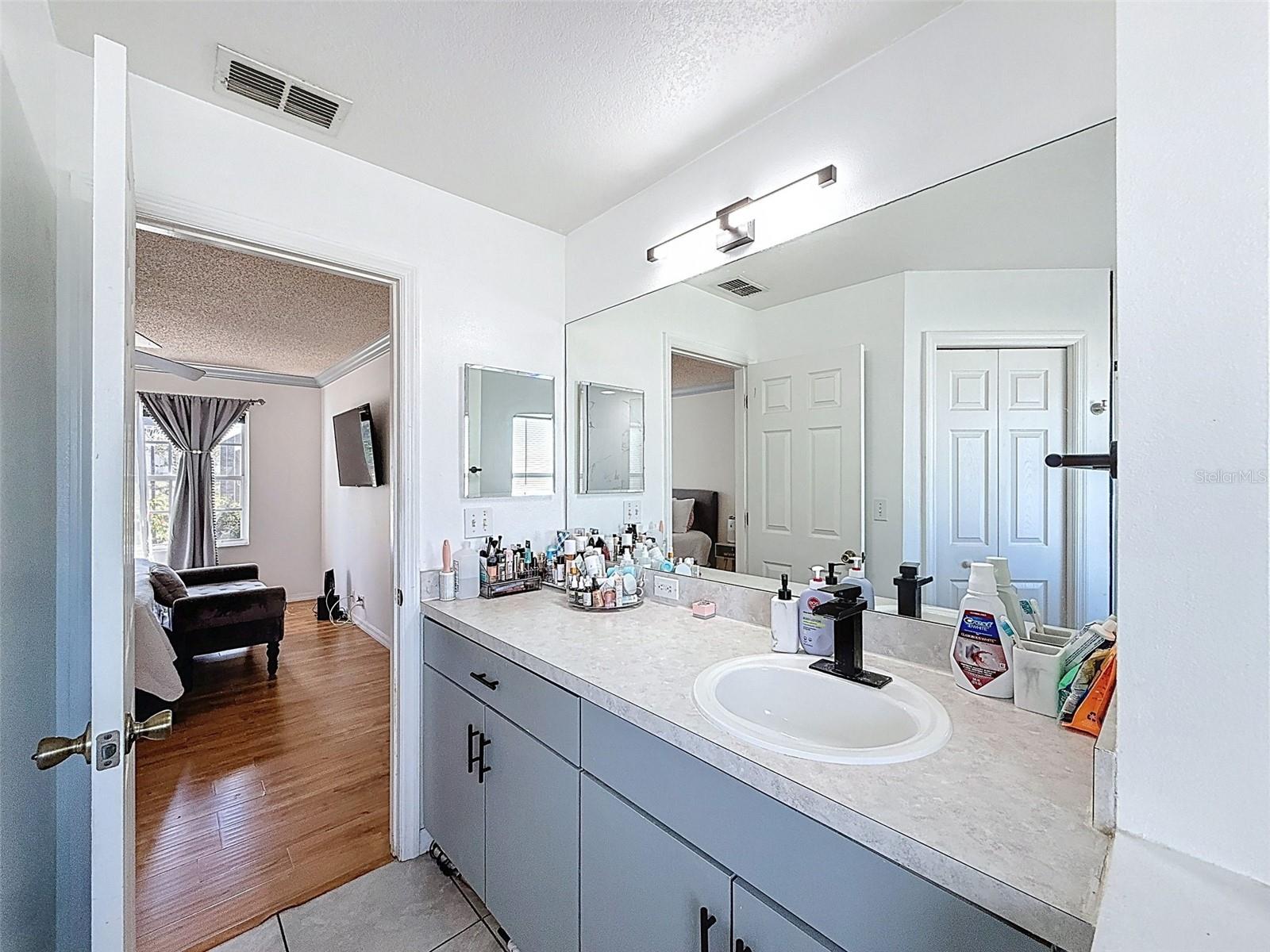 Listing photo id 49 for 12552 Corrine Avenue