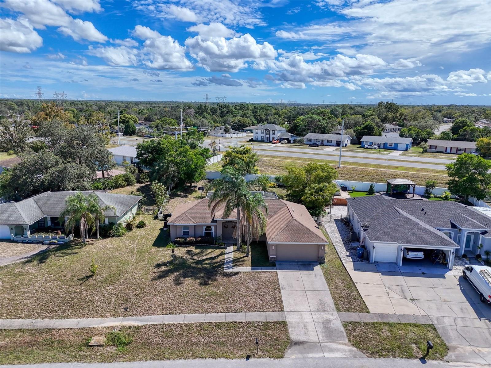 Listing photo id 4 for 12552 Corrine Avenue