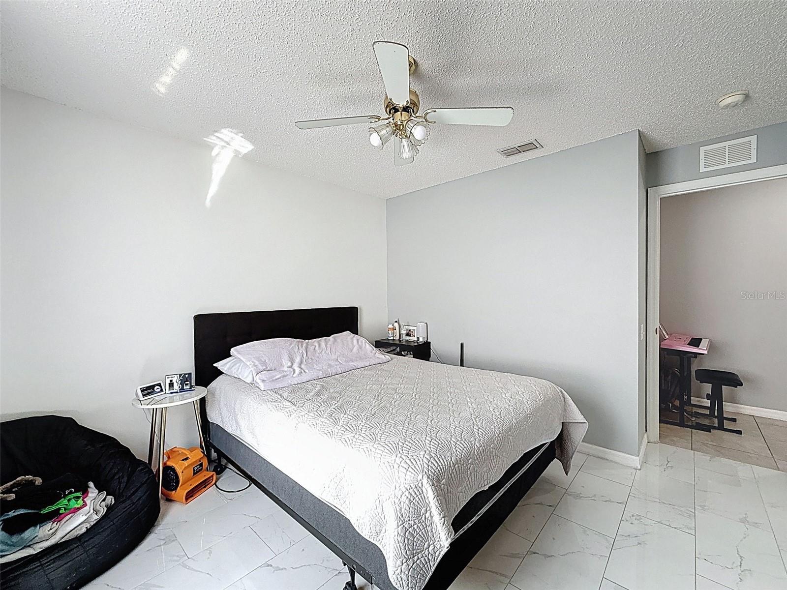 Listing photo id 61 for 12552 Corrine Avenue