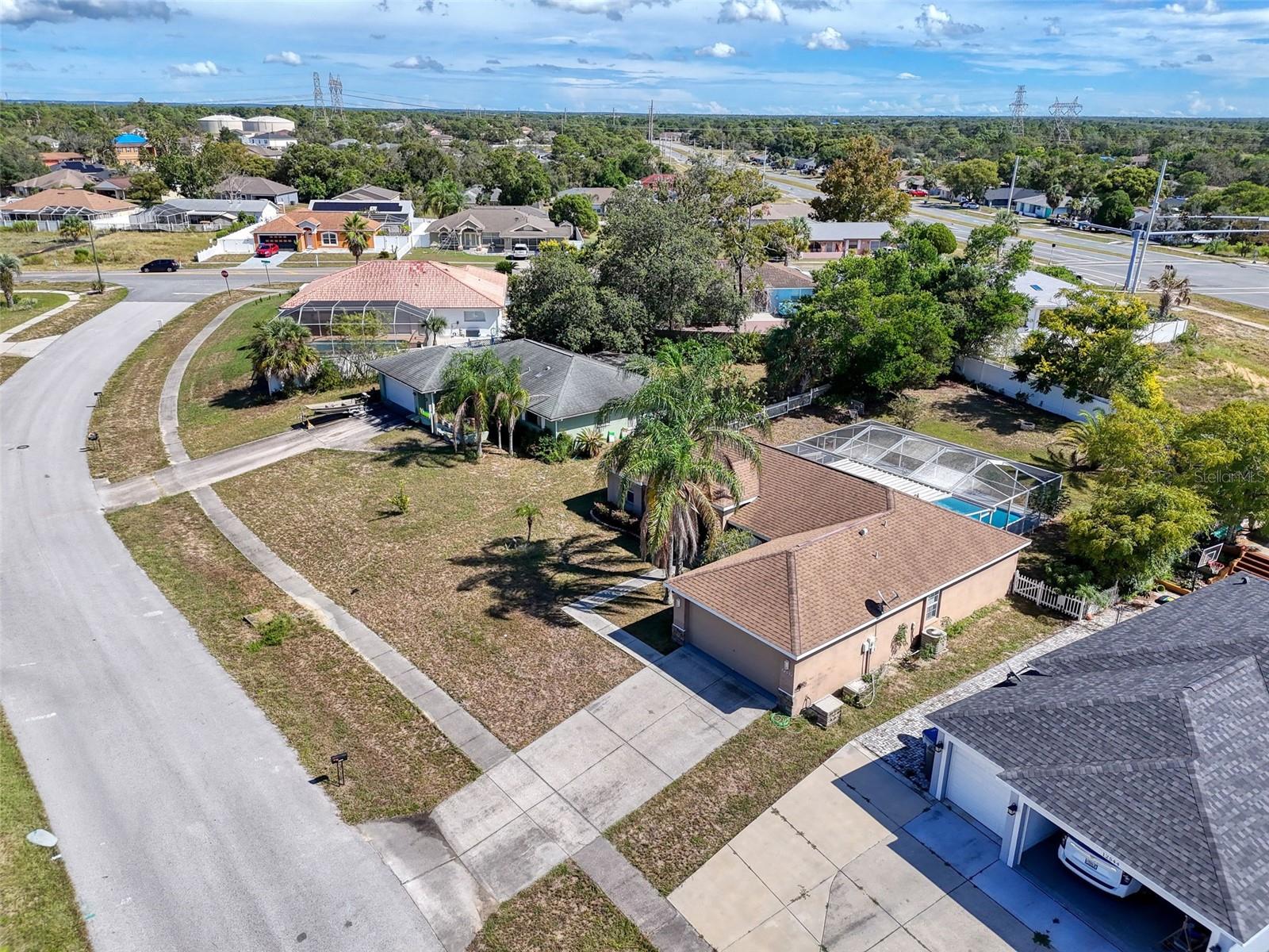 Listing photo id 5 for 12552 Corrine Avenue