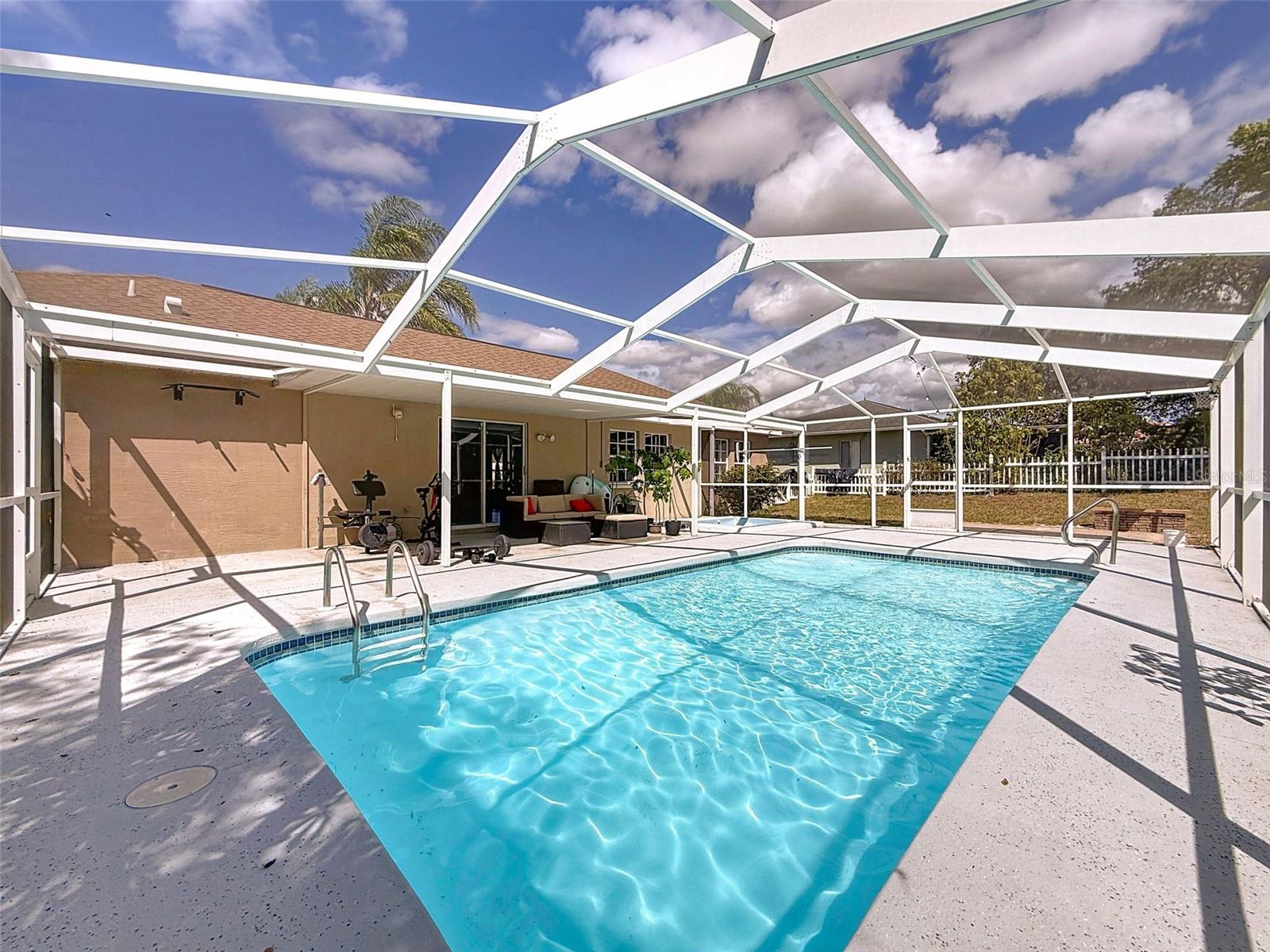 Listing photo id 78 for 12552 Corrine Avenue