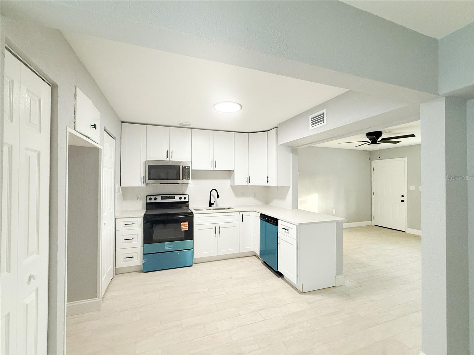 Image 2 of 29 For 14000 Miramar Avenue