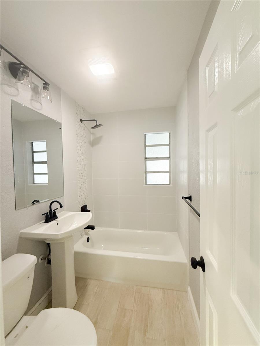 Image 6 of 29 For 14000 Miramar Avenue