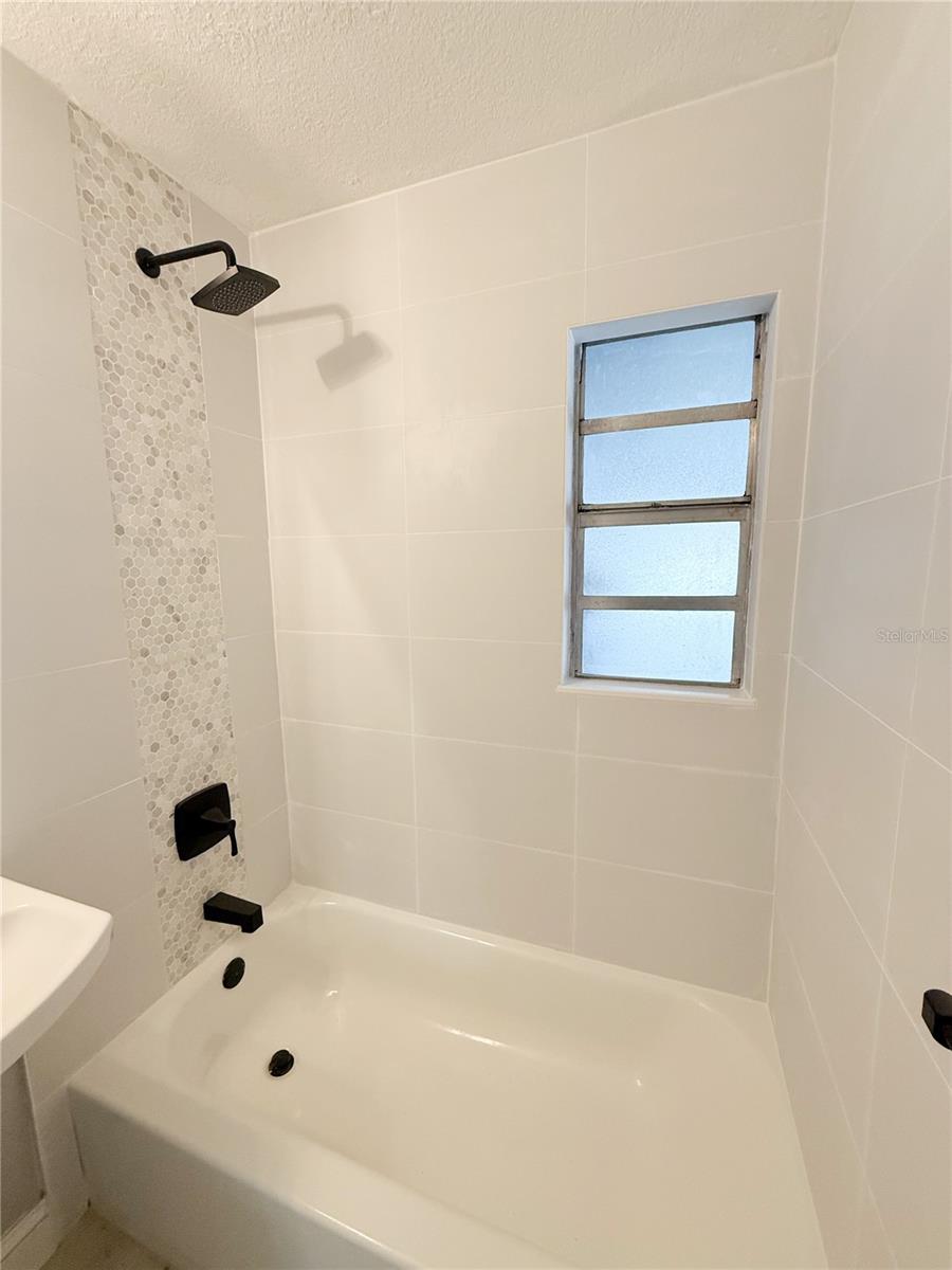 Image 7 of 29 For 14000 Miramar Avenue