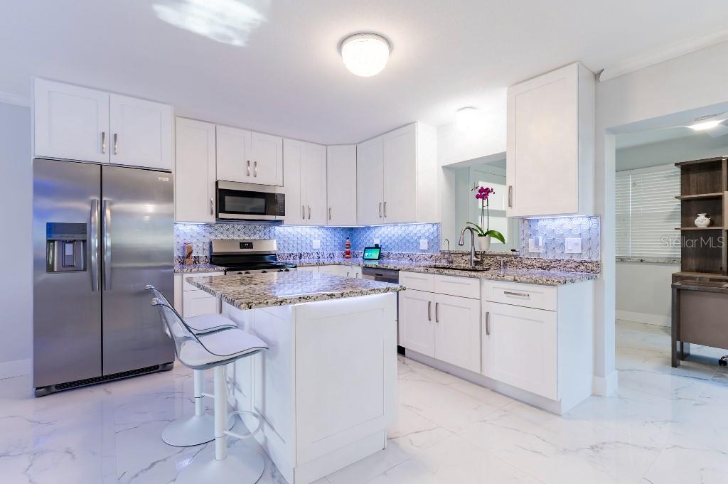 Image 18 of 40 For 1050 Rafael Boulevard Ne 2