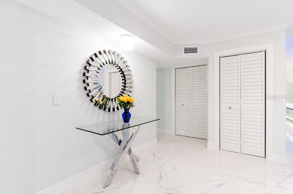 Image 19 of 40 For 1050 Rafael Boulevard Ne 2