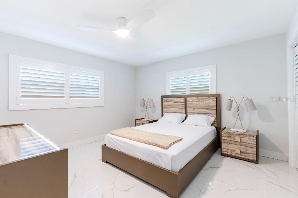 Image 25 of 40 For 1050 Rafael Boulevard Ne 2