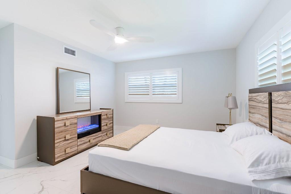 Image 26 of 40 For 1050 Rafael Boulevard Ne 2