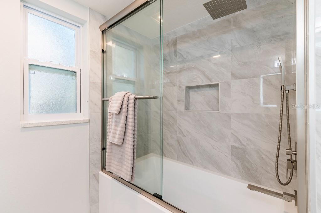 Image 29 of 40 For 1050 Rafael Boulevard Ne 2