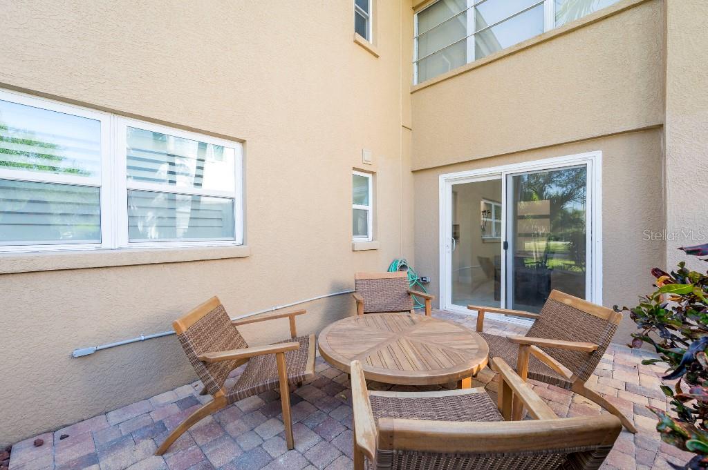 Image 34 of 40 For 1050 Rafael Boulevard Ne 2