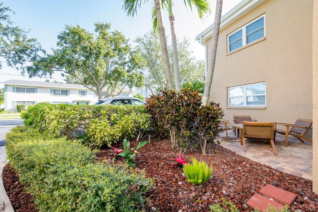 Image 36 of 40 For 1050 Rafael Boulevard Ne 2