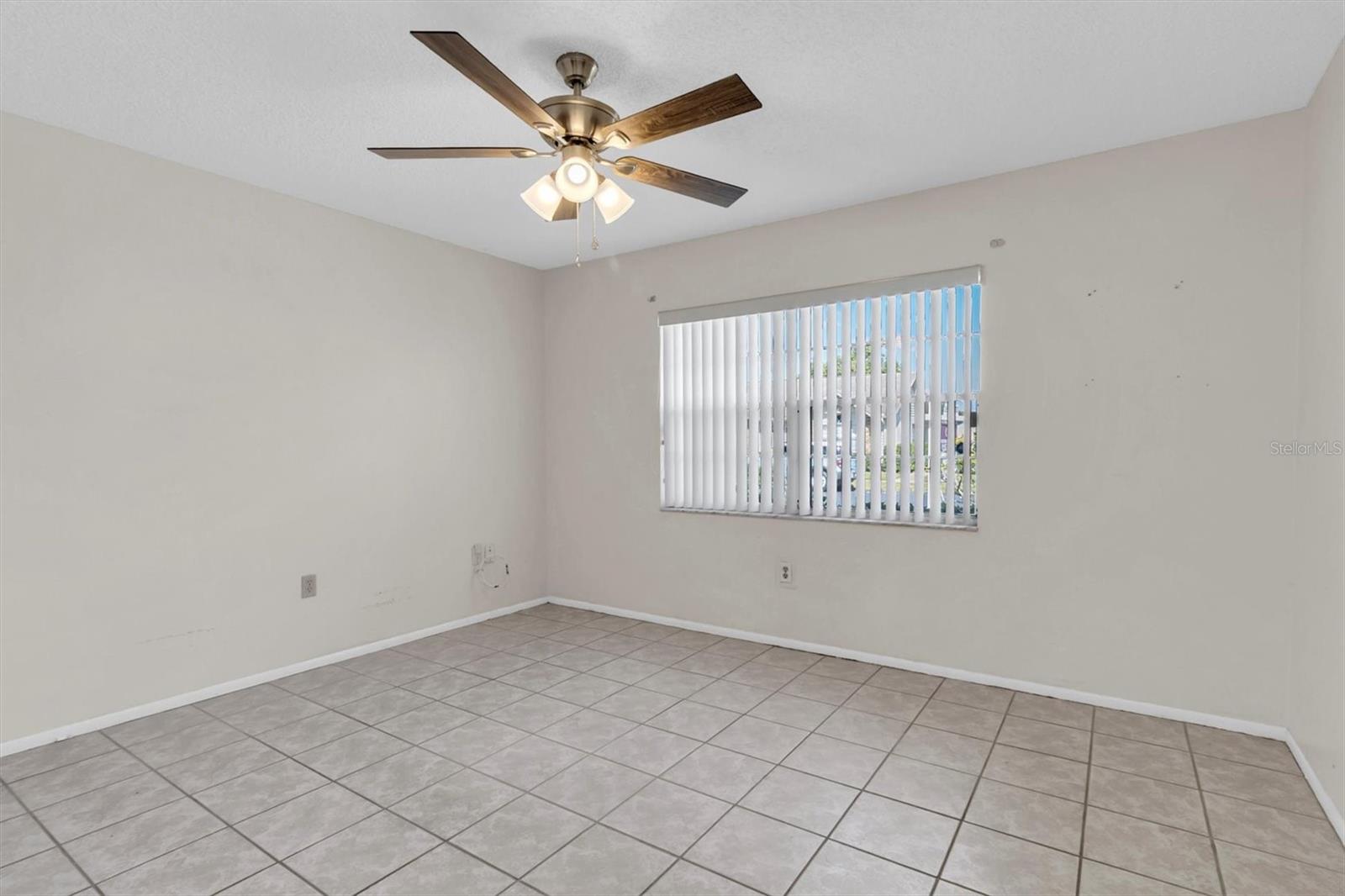 Image 18 of 53 For 4739 Carrington Court