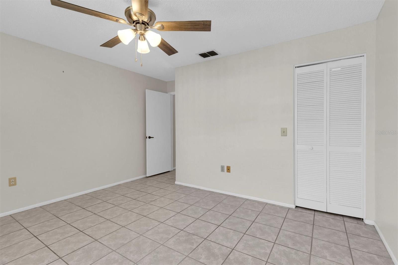 Image 20 of 53 For 4739 Carrington Court