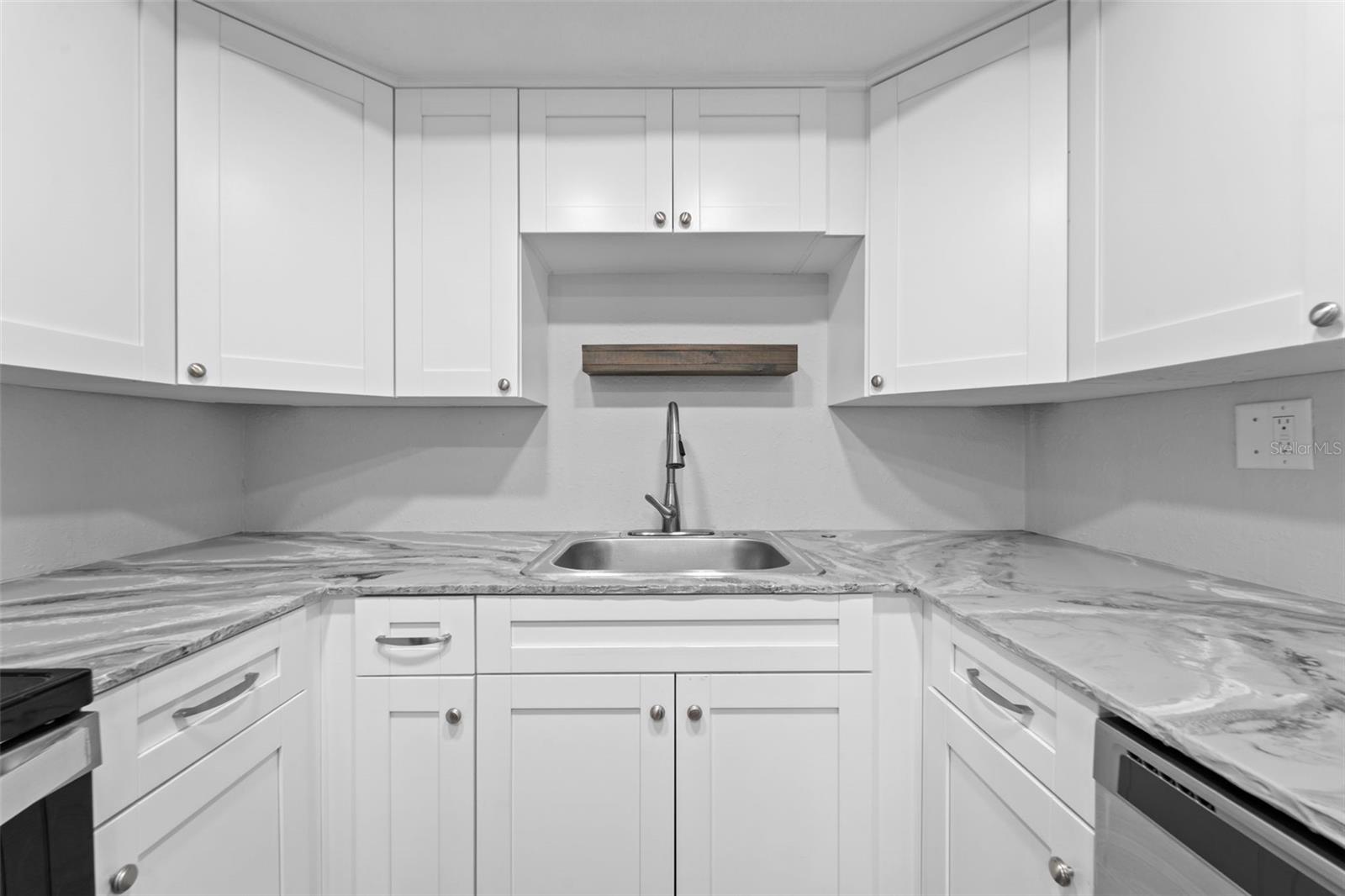 Image 14 of 62 For 4238 Glissade Drive