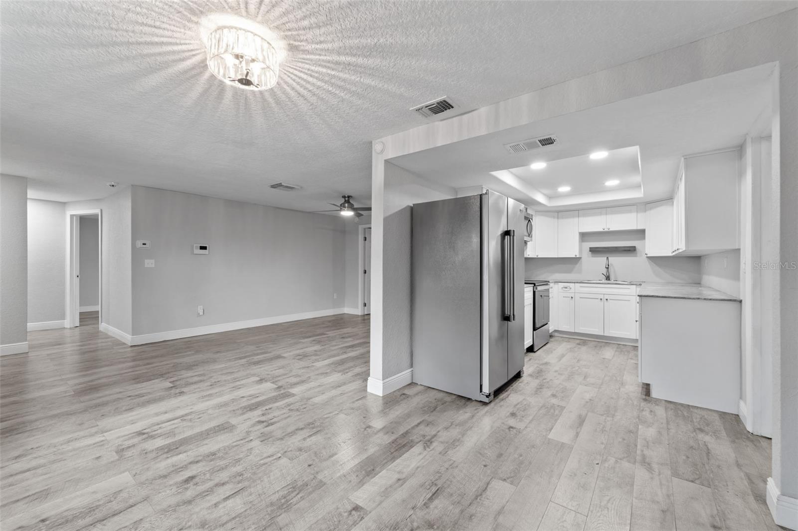 Image 19 of 62 For 4238 Glissade Drive