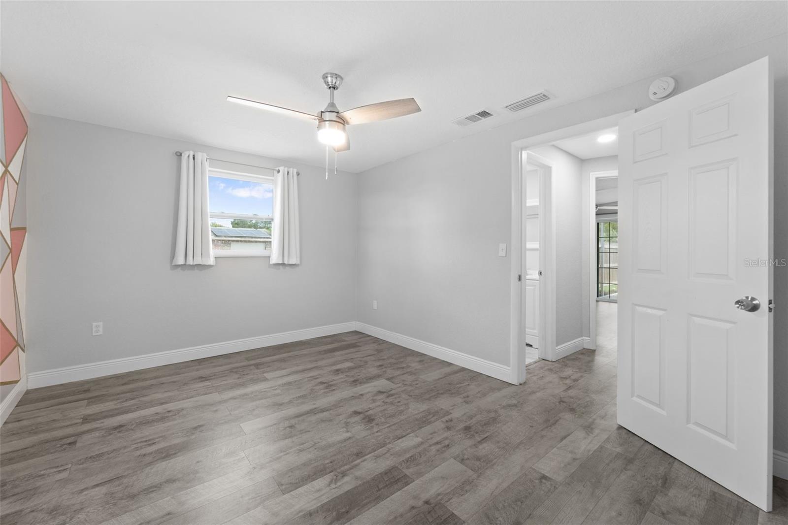 Image 25 of 62 For 4238 Glissade Drive